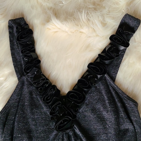 Dark grey tank top - Picture 2 of 3